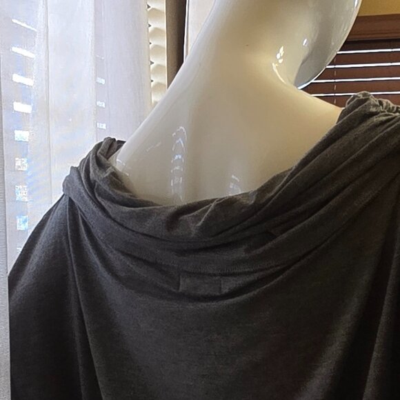🏷️NWT  -  EXPRESS Gray Cowl Neck NWT Shirt sz M  -  NWT🏷️ - Picture 3 of 8